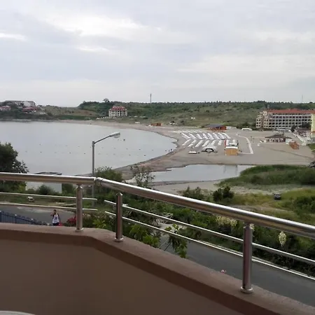 при куша Hotel Tsarevo